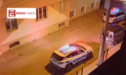 Eskişehir'de polis, KYK yurdu önünde kimlik kontrolü yaptı