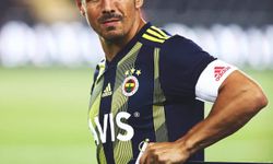 Fenerbahçe'de gözler gelecek sezona çevirildi! Emre Belözoğlu transfer bombalarını patlatıyor!