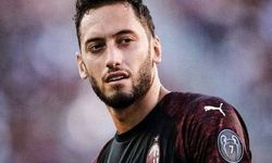 Hakan Çalhanoğlu yaptıkları ile İtalya’da gündemden düşmüyor