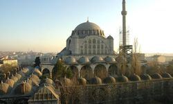 İstanbul'da tarihi Mihrimah Sultan Camii'ye klima takıldı ,tepkiler yağdı