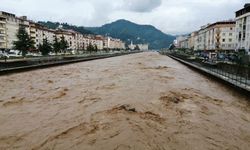 Trabzon'un Of ilçesinde sel felaketi ! 1 Ölü var