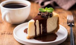 Çikolata Soslu Cheesecake Tarifi - Nasıl Yapılır?