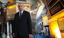 Cumhurbaşkanı Erdoğan Ayasofya Camisi'ne hat tablosu bağışladı