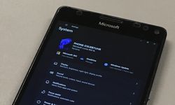 Windows 11 akıllı telefonda çalışırken görüntülendi!