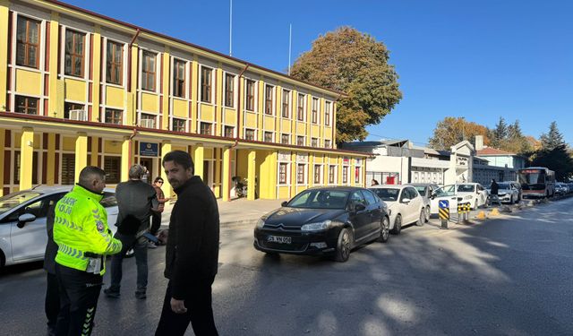 Eskişehir İstasyon Caddesi'nde zincirleme trafik kazası